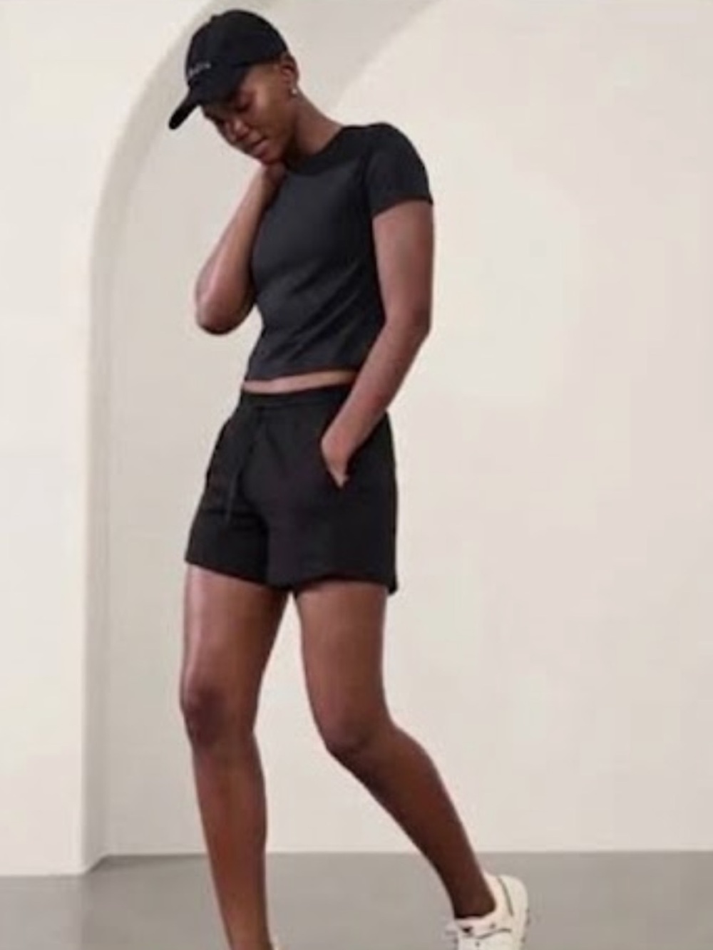 NWT!! Athleta Essentials Baby Tee In Black